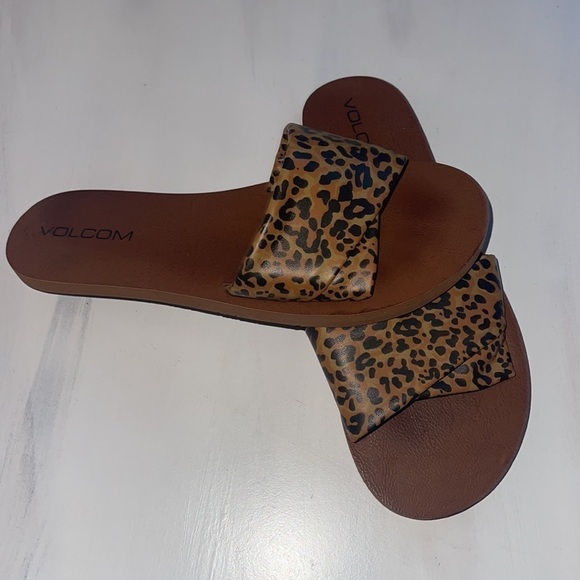 VOLCOM HAWTHORNE SANDAL - CHEETAH size 5 - Picture 3 of 5